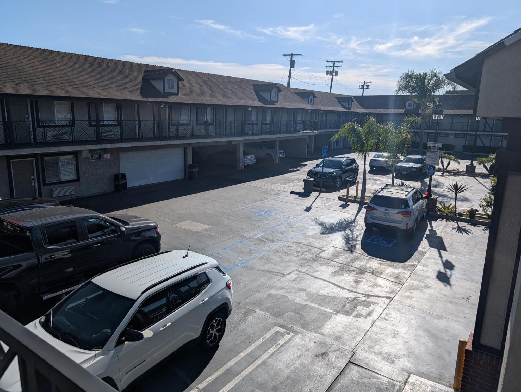 Cabana Inn & Suites Long Beach Exterior photo